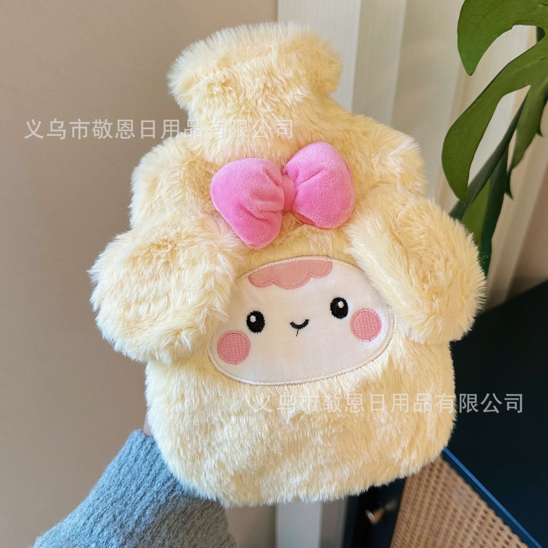 کیسه آب گرم بنکس مدل T5577 طرح عروسکی ظرفیت 1 لیتر