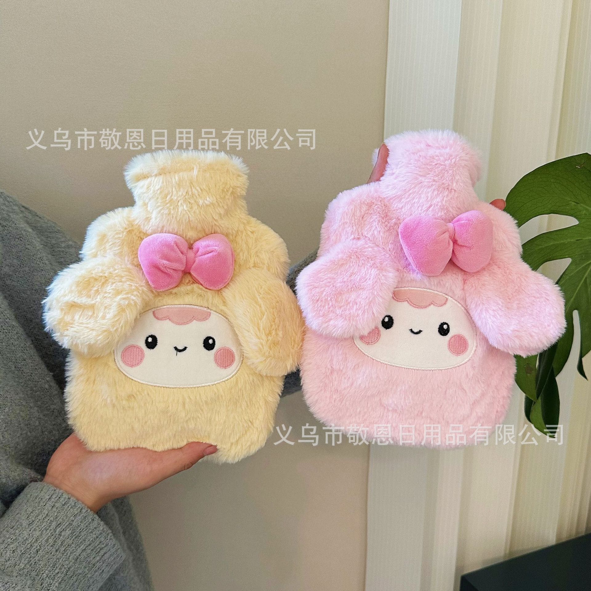 کیسه آب گرم بنکس مدل T5577 طرح عروسکی ظرفیت 1 لیتر